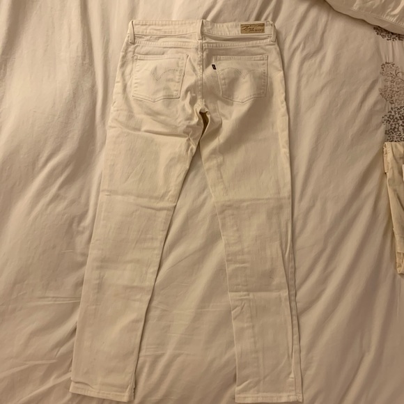 Levi’s: White Denim Jeans (Size: 6/28) - Picture 2 of 4